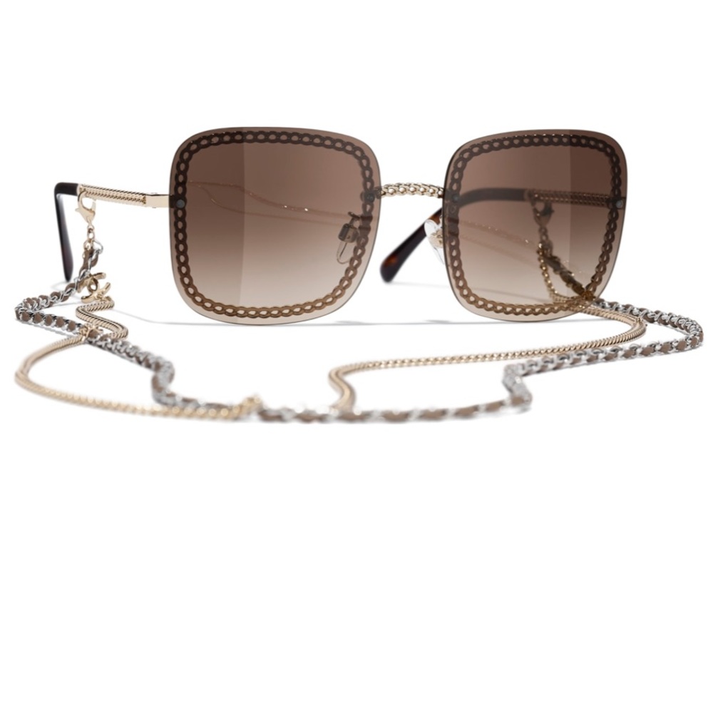 LAST ONE, NEW, AUTHENTIC, NEVER WORN CHANEL 4244 C395/S5, Case